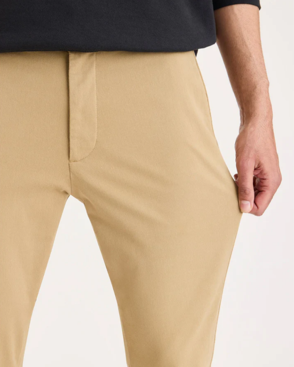 Pantalón chino skinny Go Activeflex beige – Dockers - Imagen 6